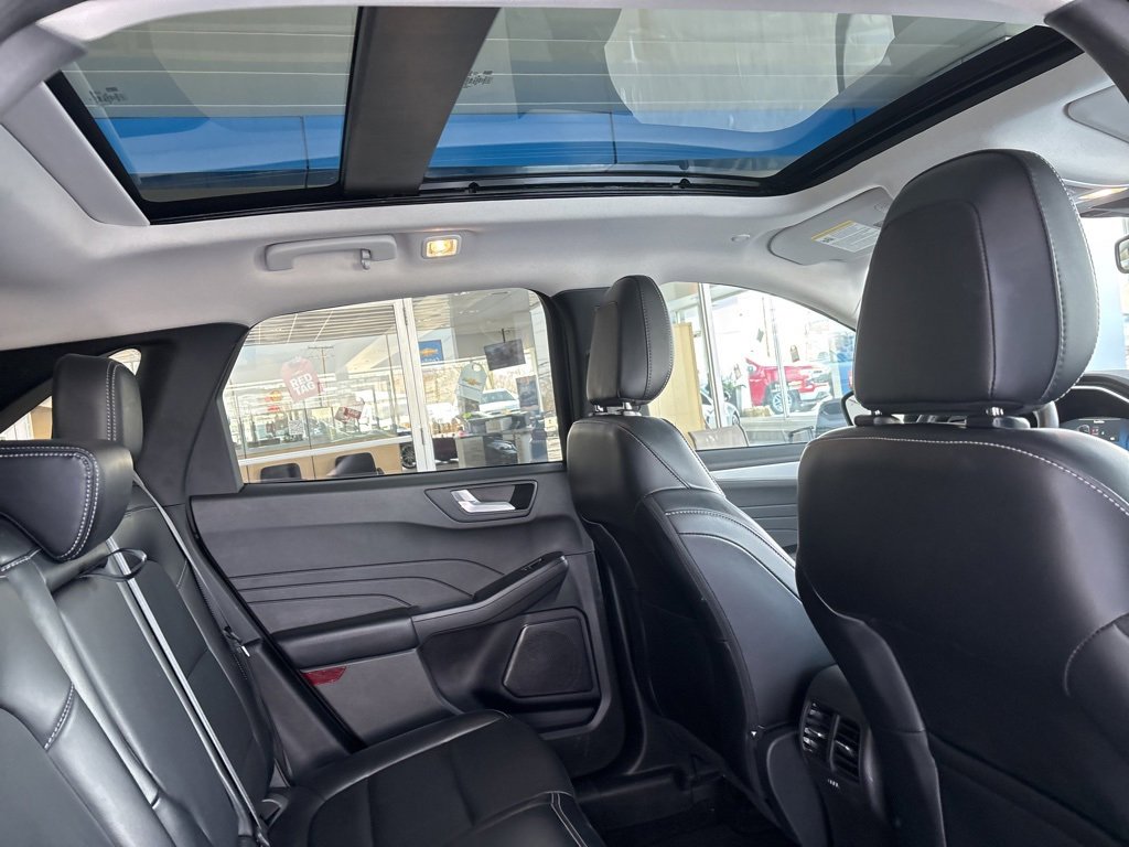 Used 2024 Ford Escape Platinum image 31