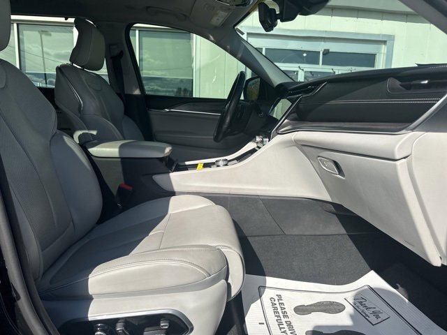 Used 2022 Jeep Grand Cherokee L Overland w/ Luxury Tech Group IV image 26