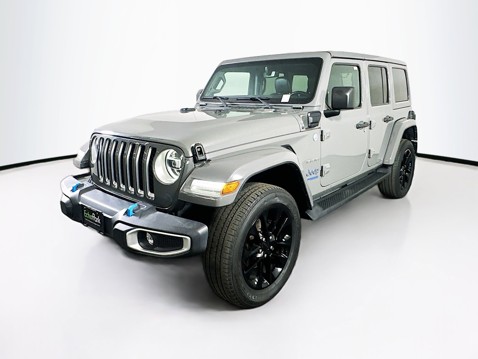 Used 2022 Jeep Wrangler Unlimited Sahara w/ Cold Weather Group AWD/4WD image 3