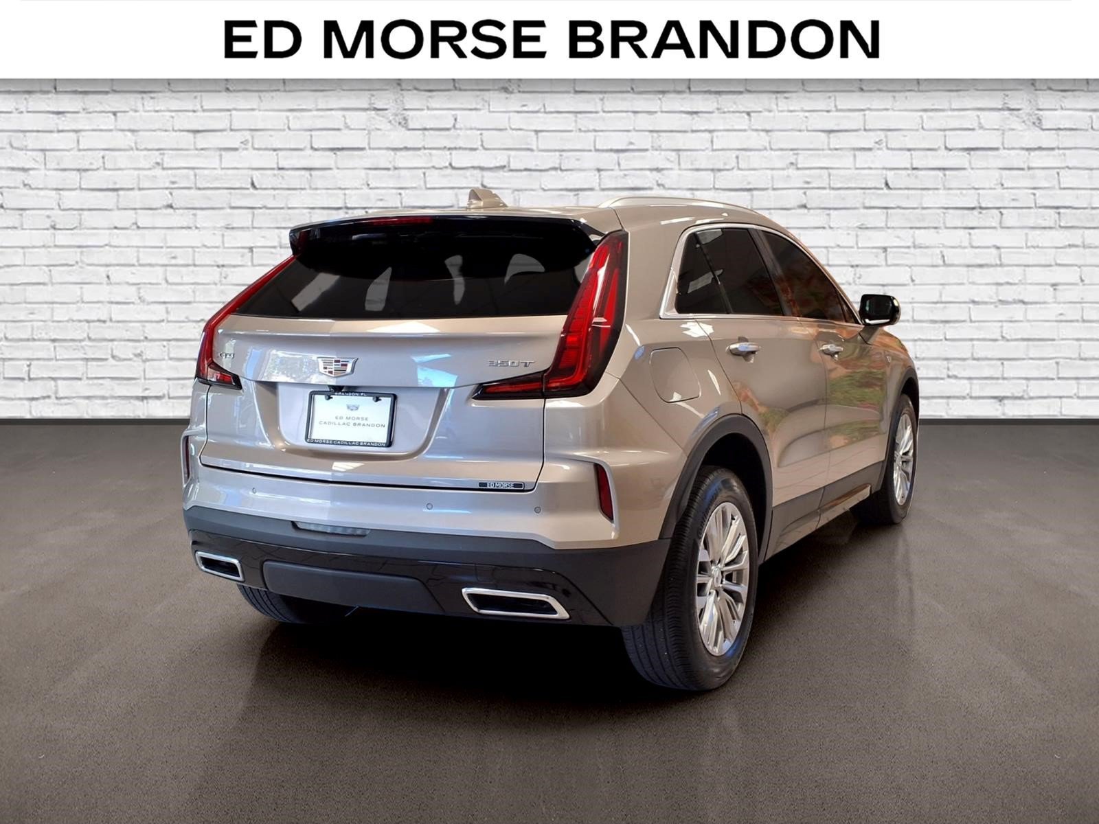 Used 2025 Cadillac XT4 Premium Luxury FWD image 5