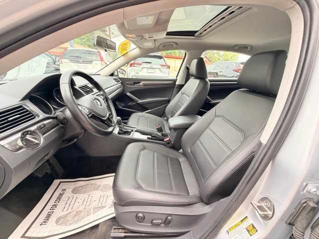 Used 2018 Volkswagen Passat 2.0T SE w/ SE Lighting Package FWD image 9