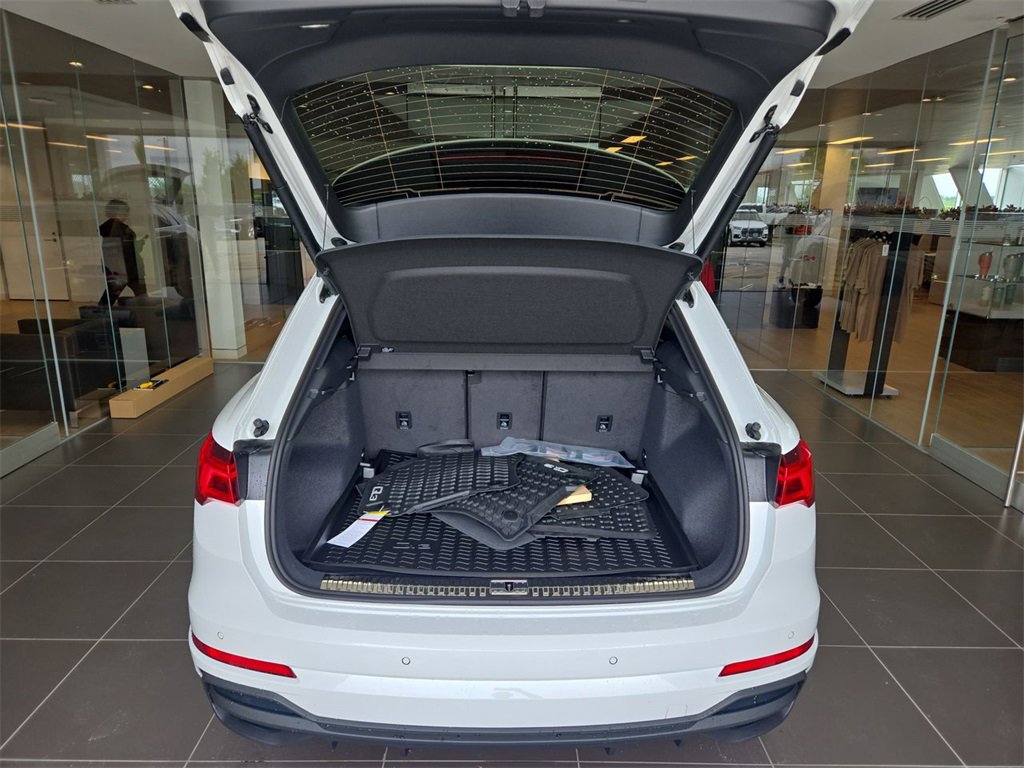 New 2025 Audi Q3 2.0T Premium image 23