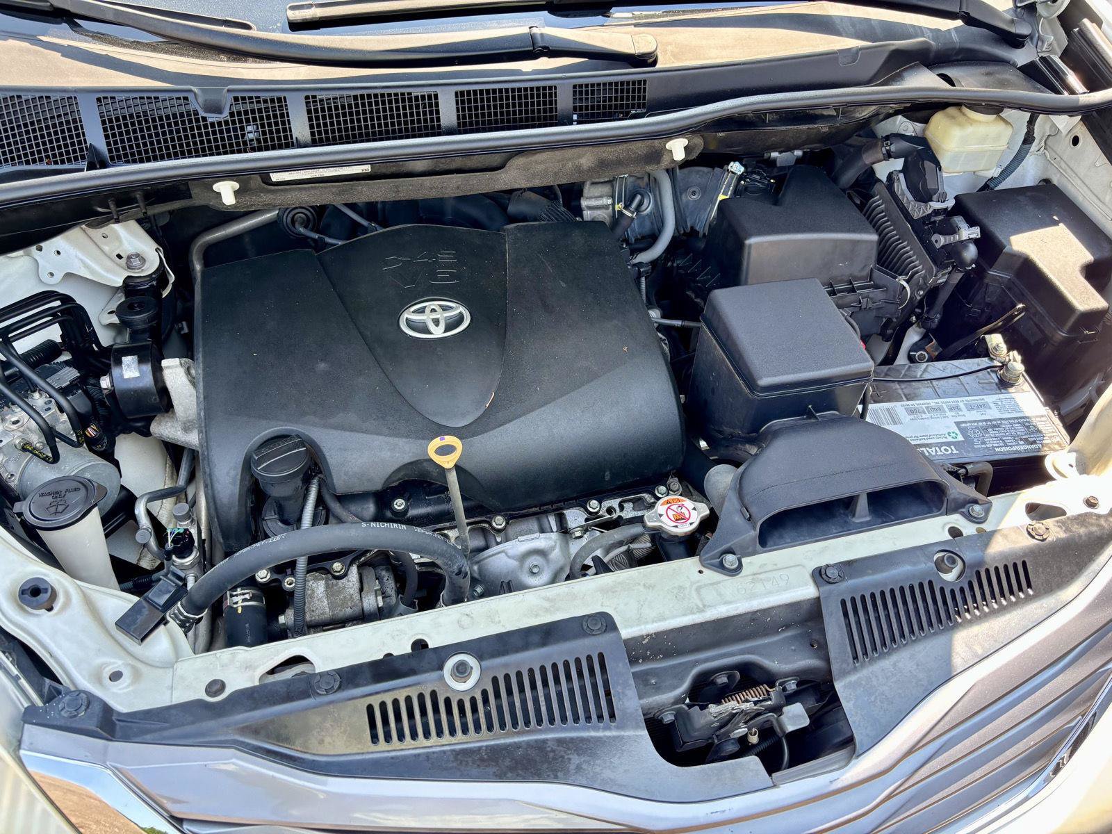 Used 2017 Toyota Sienna XLE w/ XLE Navigation Package FWD image 30