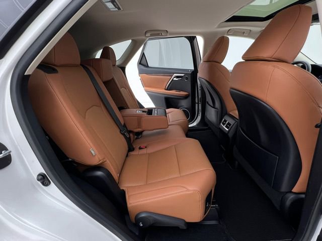 Used 2022 Lexus RX 350L Premium w/ Premium Package image 16