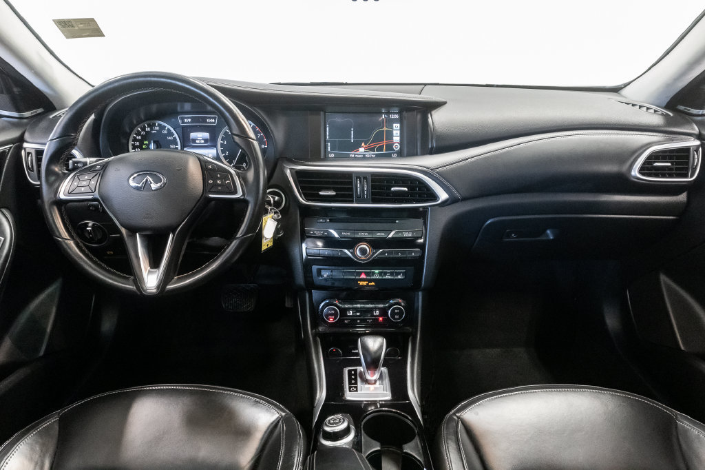 Used 2017 INFINITI QX30 Premium w/ Technology Package AWD/4WD image 29