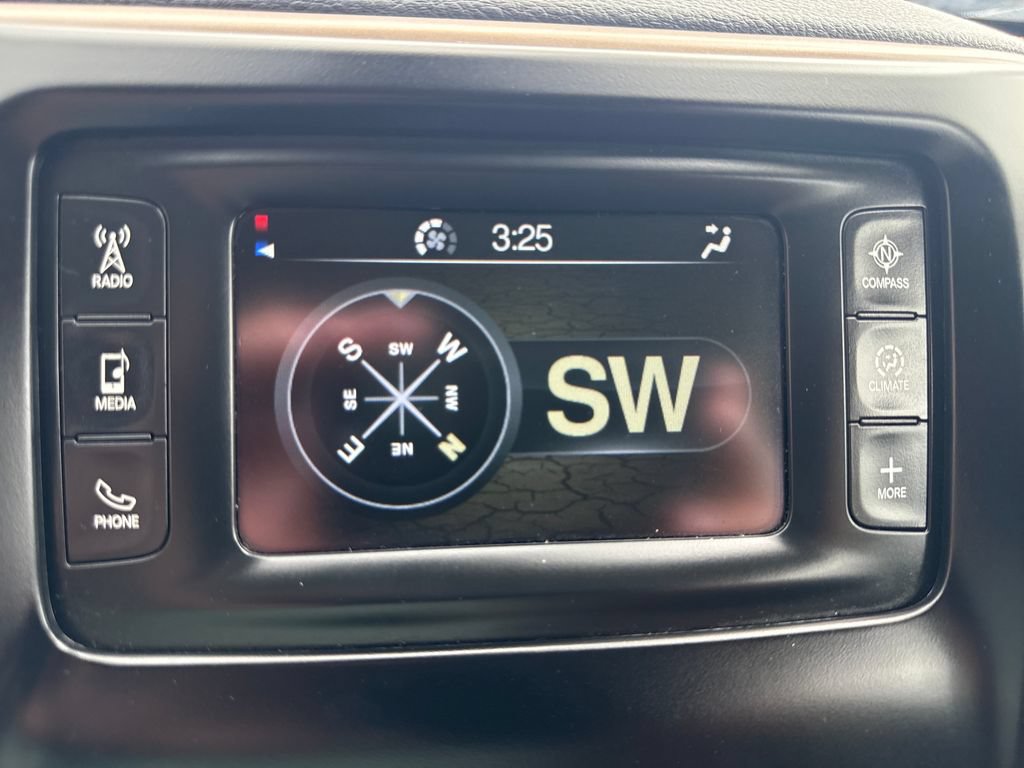 Used 2017 Jeep Cherokee Latitude w/ Cold Weather Group AWD/4WD image 20