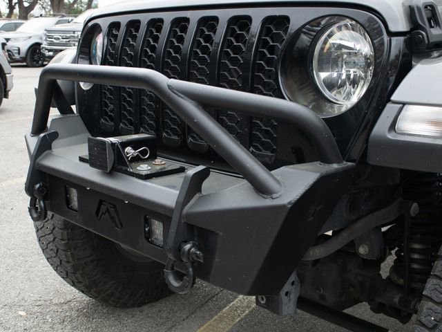 Used 2021 Jeep Gladiator Willys image 9