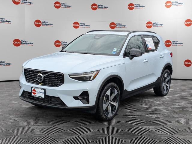 Used 2026 Volvo XC40 B5 Plus w/ Protection Package Premier image 1