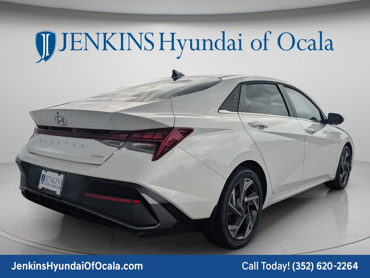 New 2026 Hyundai Elantra Limited FWD image 3