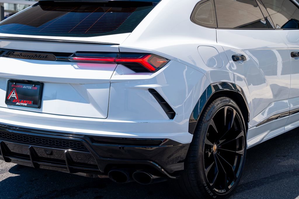 Used 2022 Lamborghini Urus AWD/4WD image 12