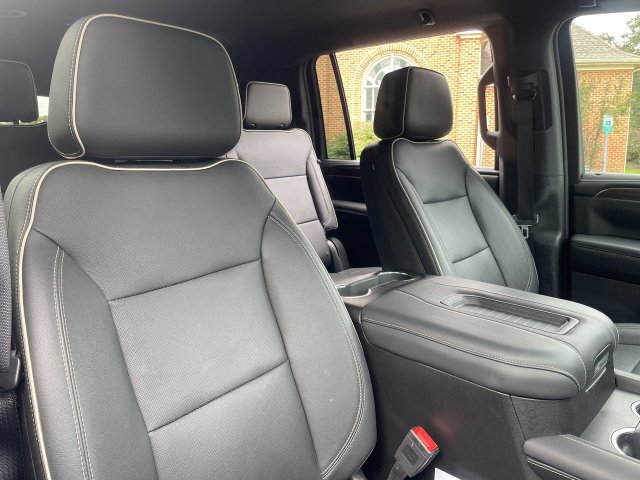 Used 2023 Chevrolet Suburban Premier AWD/4WD image 25
