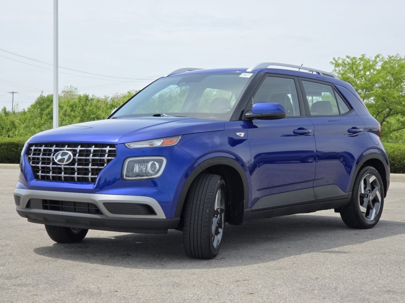 Used 2023 Hyundai Venue Limited FWD image 14