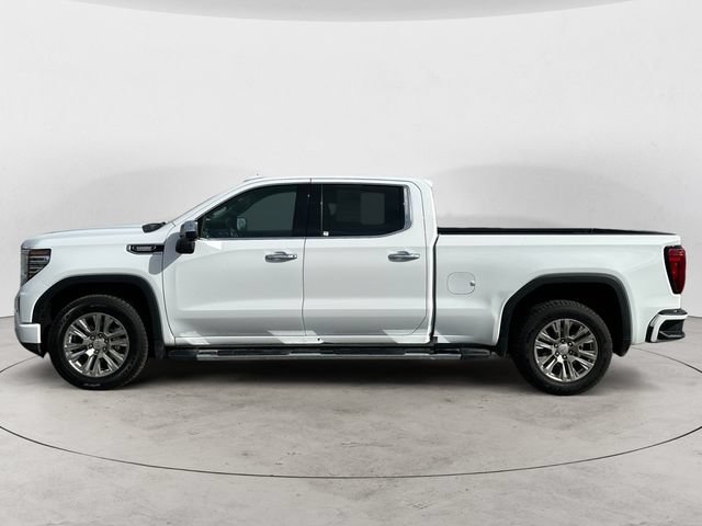 Used 2023 GMC Sierra 1500 Denali w/ Technology Package AWD/4WD image 2