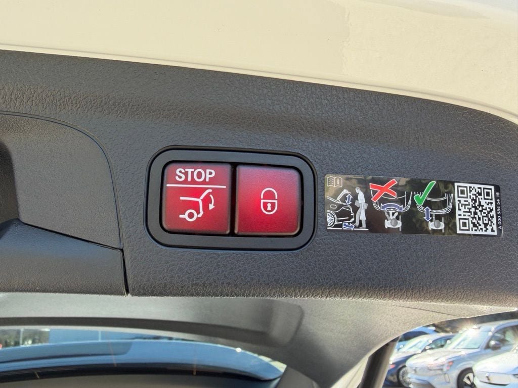 Used 2026 Mercedes-Benz GLE 450e 4MATIC image 32