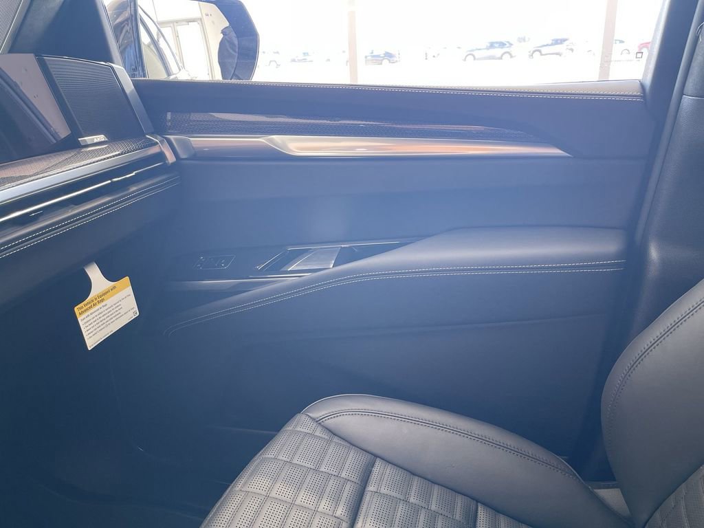 New 2026 Cadillac Escalade ESV V w/ LPO, ONYX Package image 19
