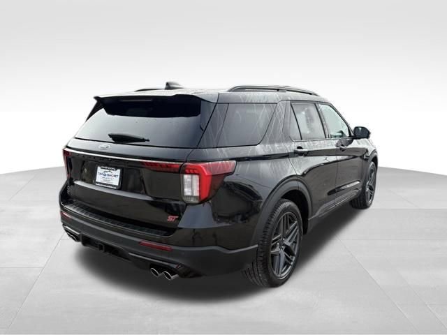 Used 2025 Ford Explorer ST image 2