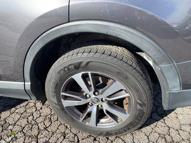 Used 2017 Toyota RAV4 XLE image 39