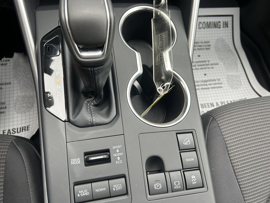 Certified 2025 Toyota Highlander LE image 19