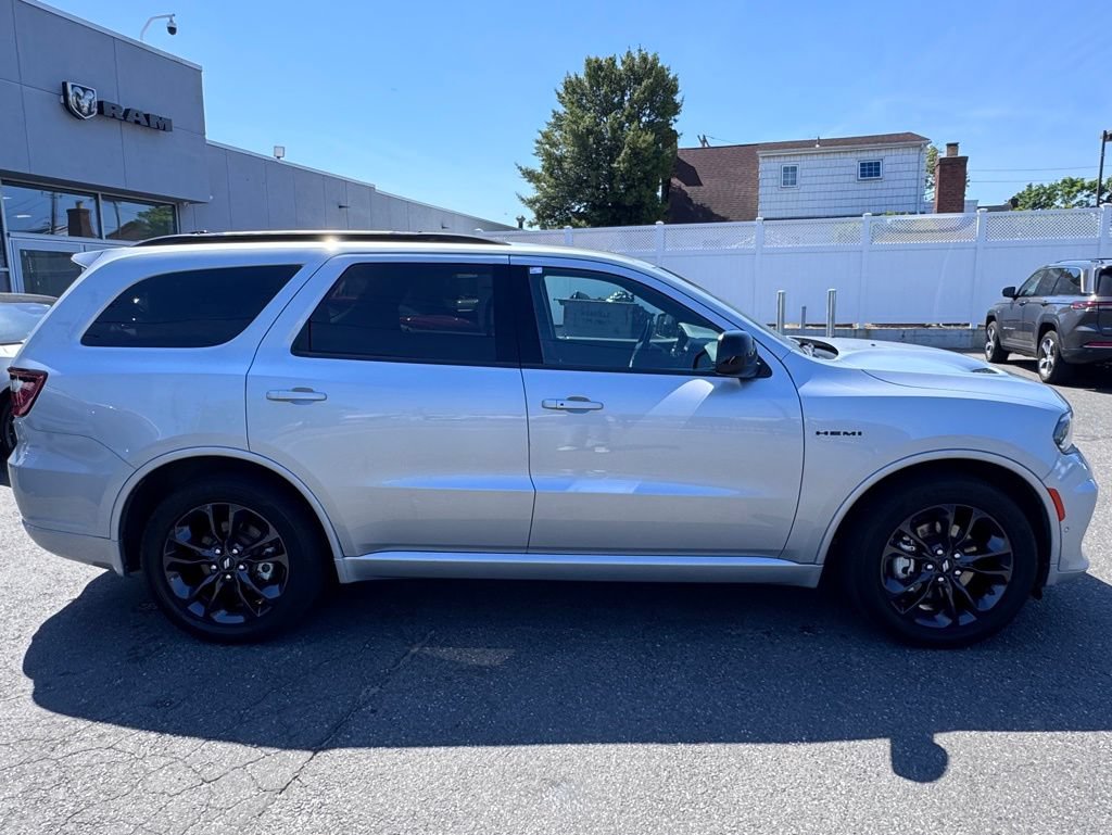 Certified 2025 Dodge Durango R/T w/ Blacktop Package AWD/4WD image 9