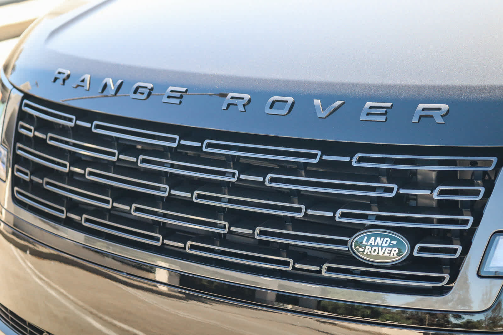 New 2026 Land Rover Range Rover Long Wheelbase SE AWD/4WD image 10