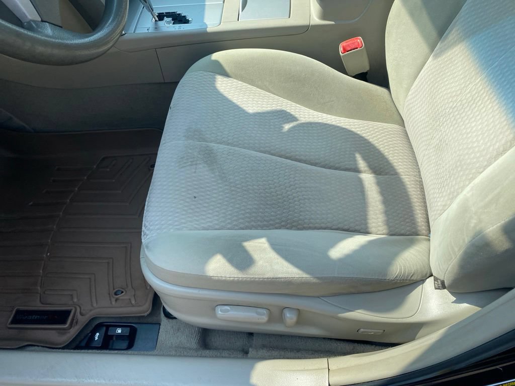 Used 2011 Toyota Camry LE FWD image 10