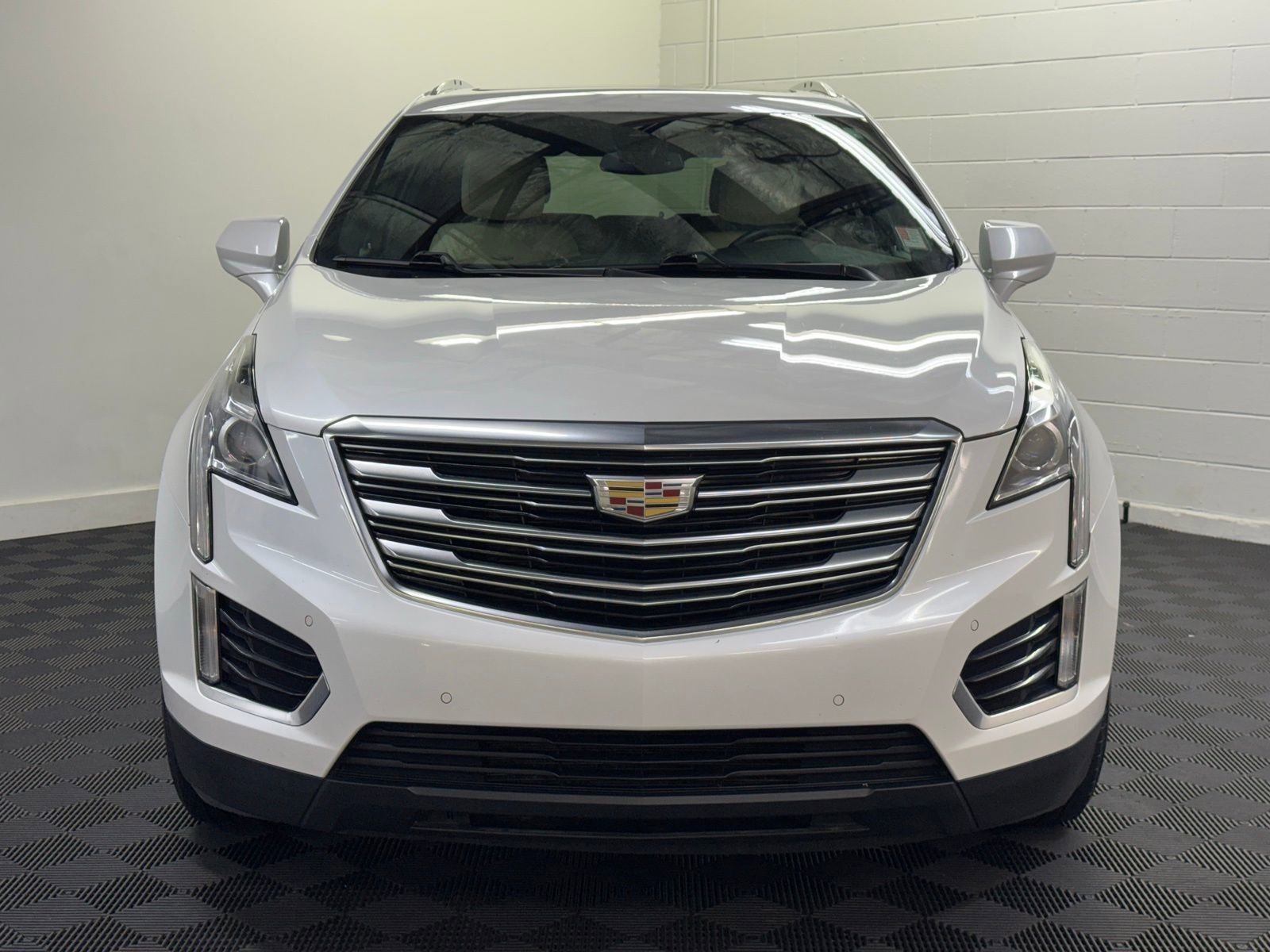 Used 2017 Cadillac XT5 Luxury w/ Driver Awareness Package image 5