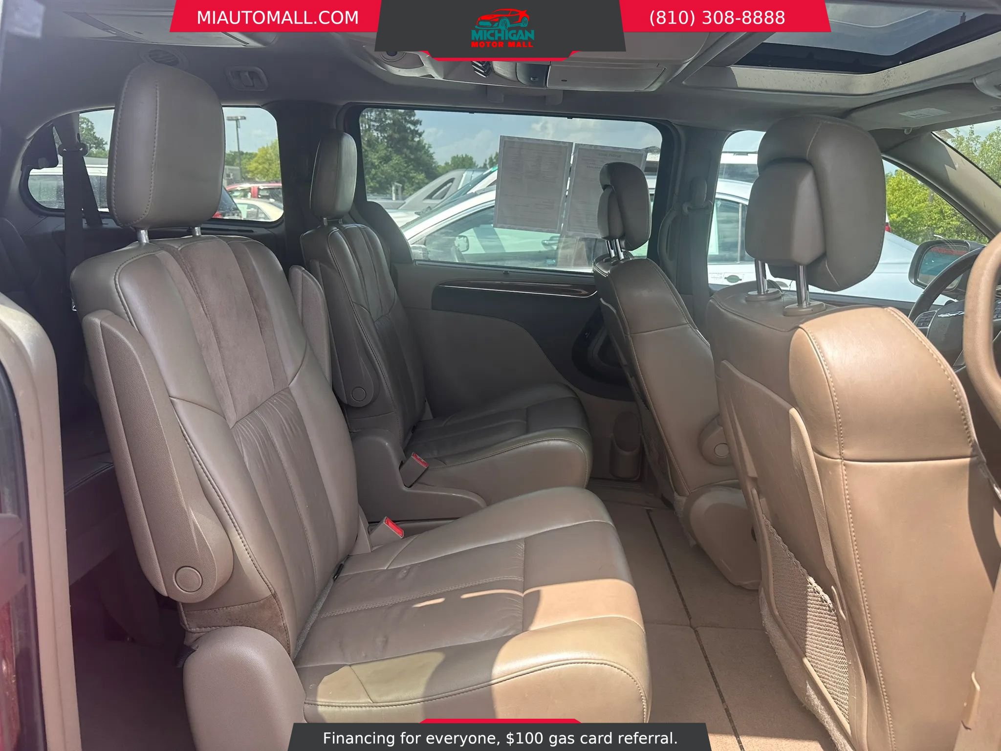 Used 2012 Chrysler Town & Country Limited w/ Luxury Group FWD image 23