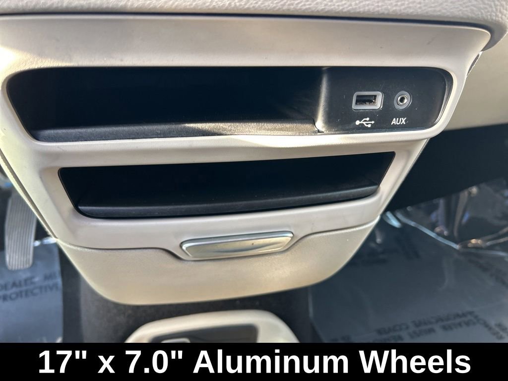 Used 2017 Chrysler Pacifica LX FWD image 37