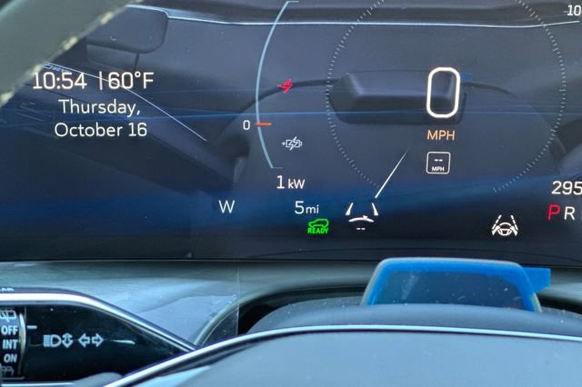 New 2026 Cadillac Vistiq Sport w/ LPO, Floor Liner Package image 28