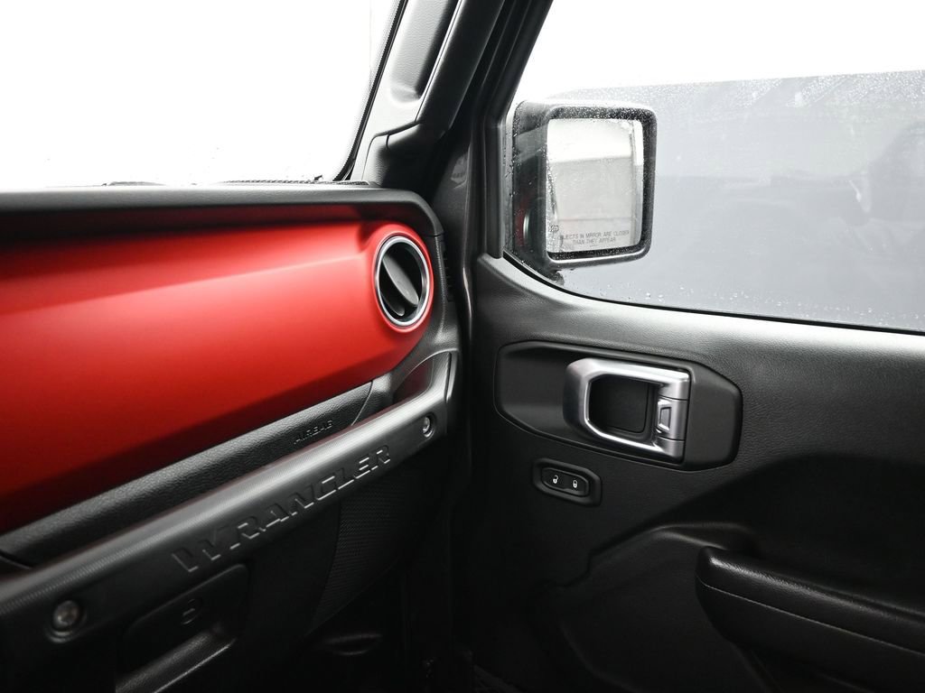 Used 2020 Jeep Wrangler Unlimited Rubicon w/ Steel Bumper Group image 18