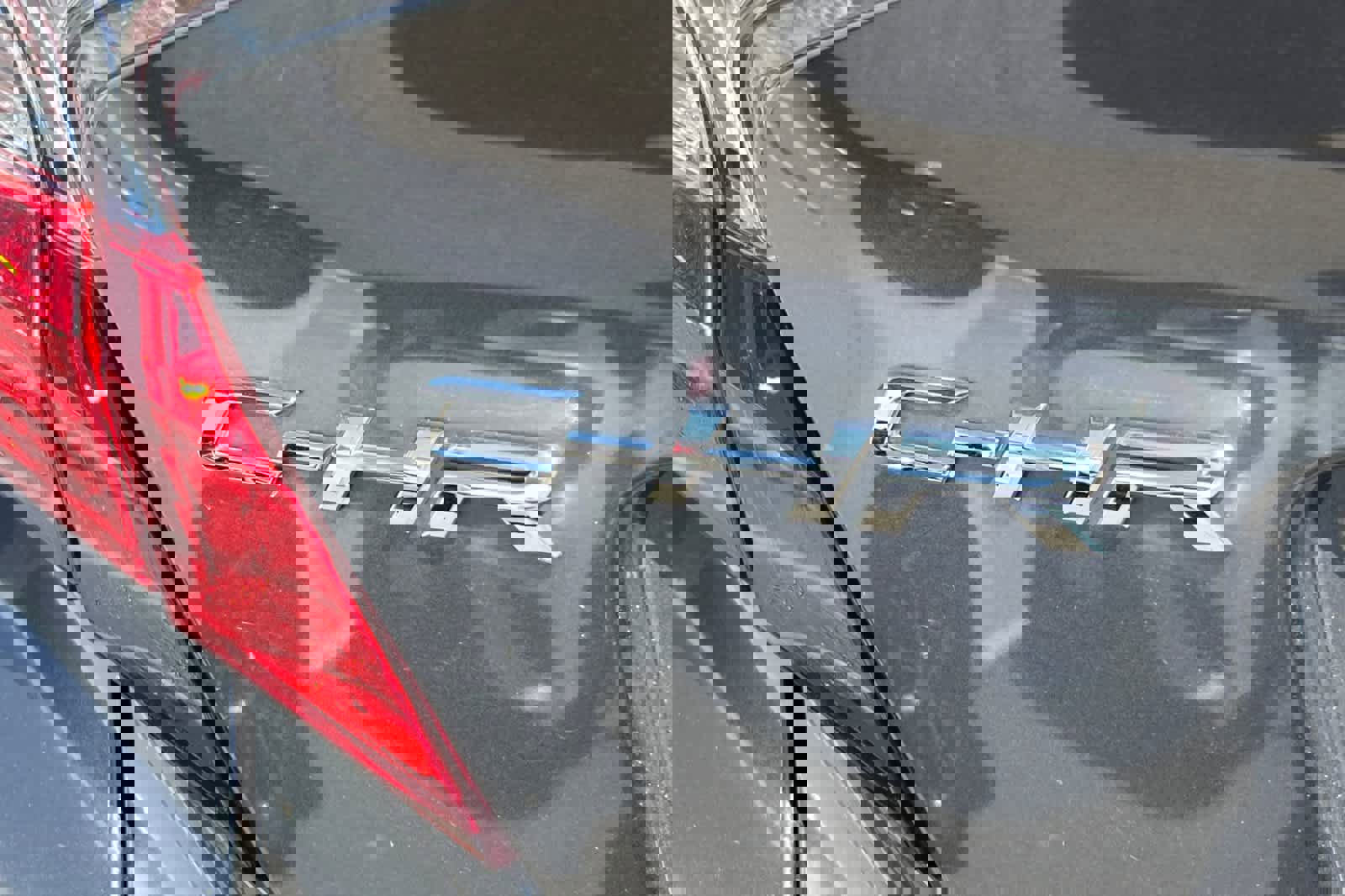 Used 2019 Toyota C-HR LE FWD image 21