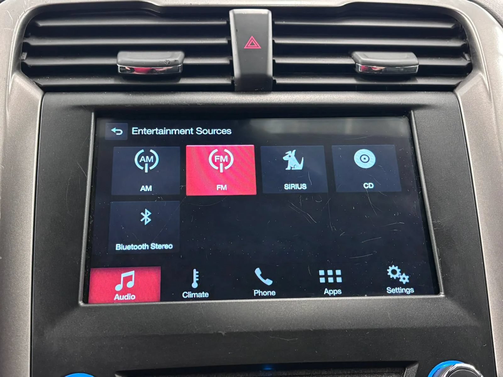 Used 2018 Ford Fusion SE w/ Fusion SE Technology Package FWD image 40
