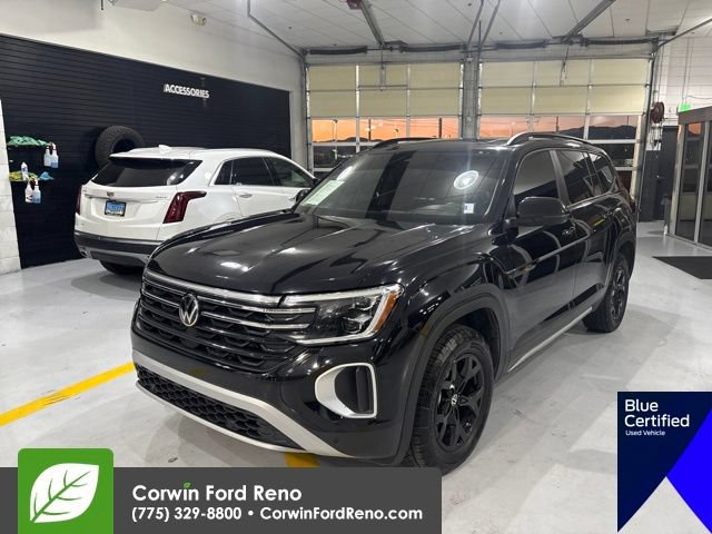 Used 2024 Volkswagen Atlas Peak Edition SEL AWD/4WD image 4