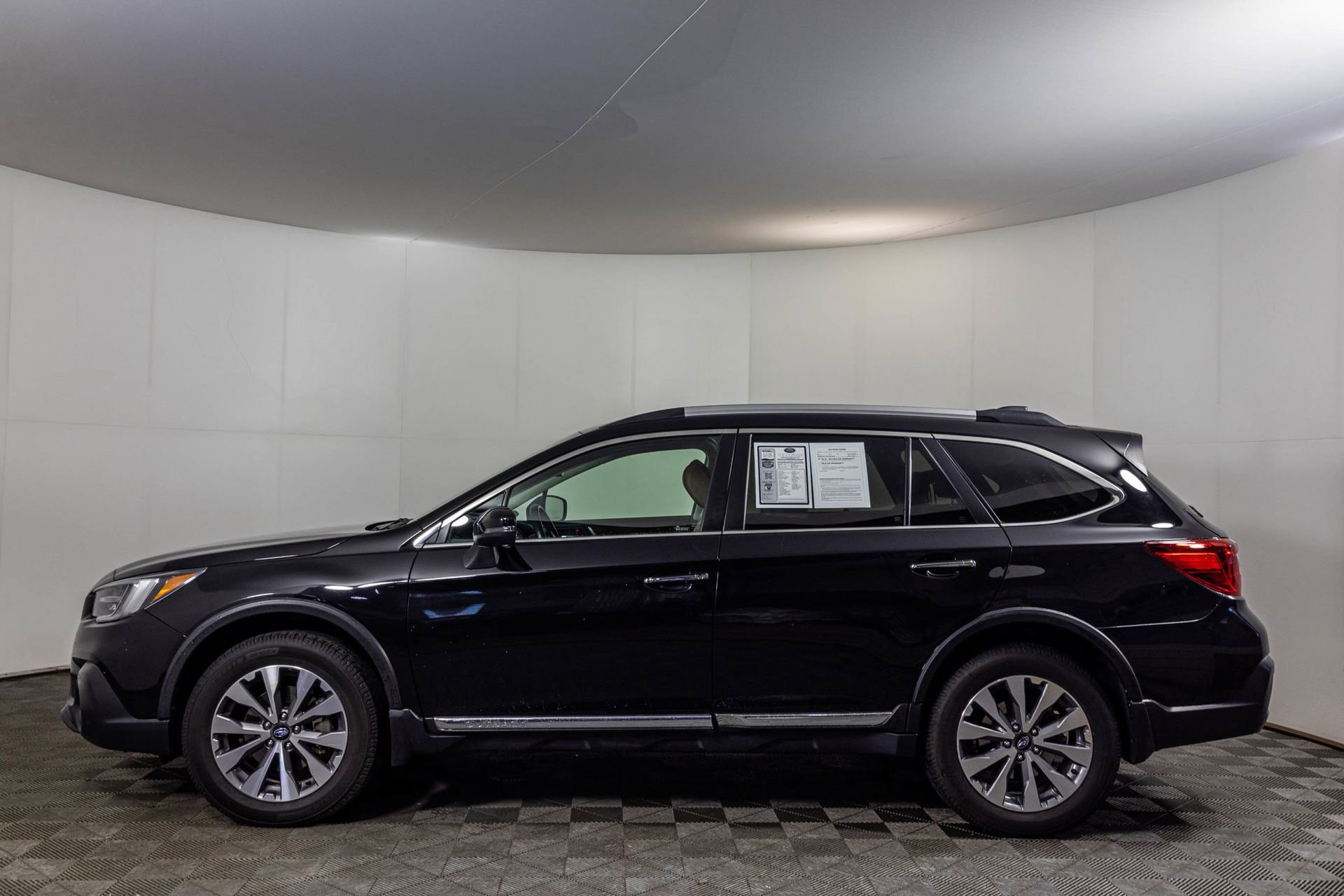Used 2019 Subaru Outback 2.5i Touring w/ Protection Package #1 AWD/4WD image 25