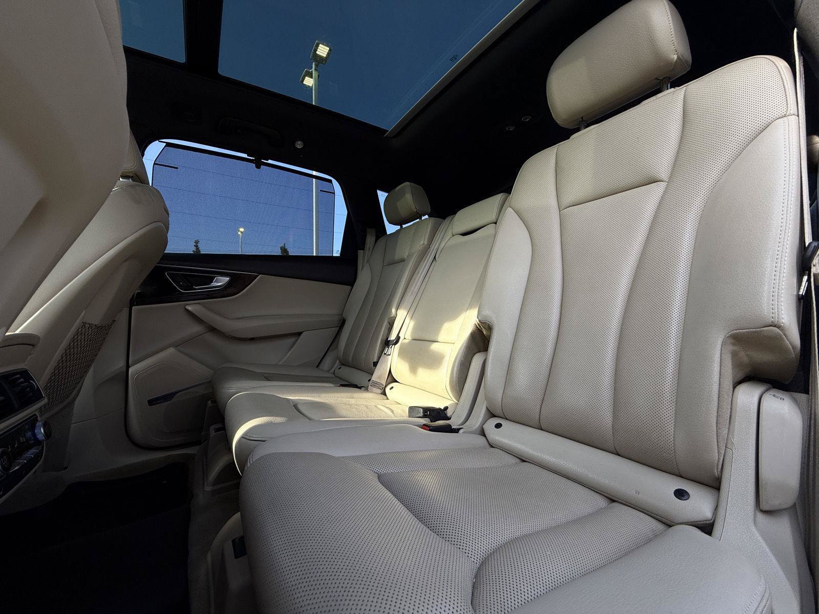 Used 2018 Audi Q7 3.0T Prestige w/ Prestige Package AWD/4WD image 28