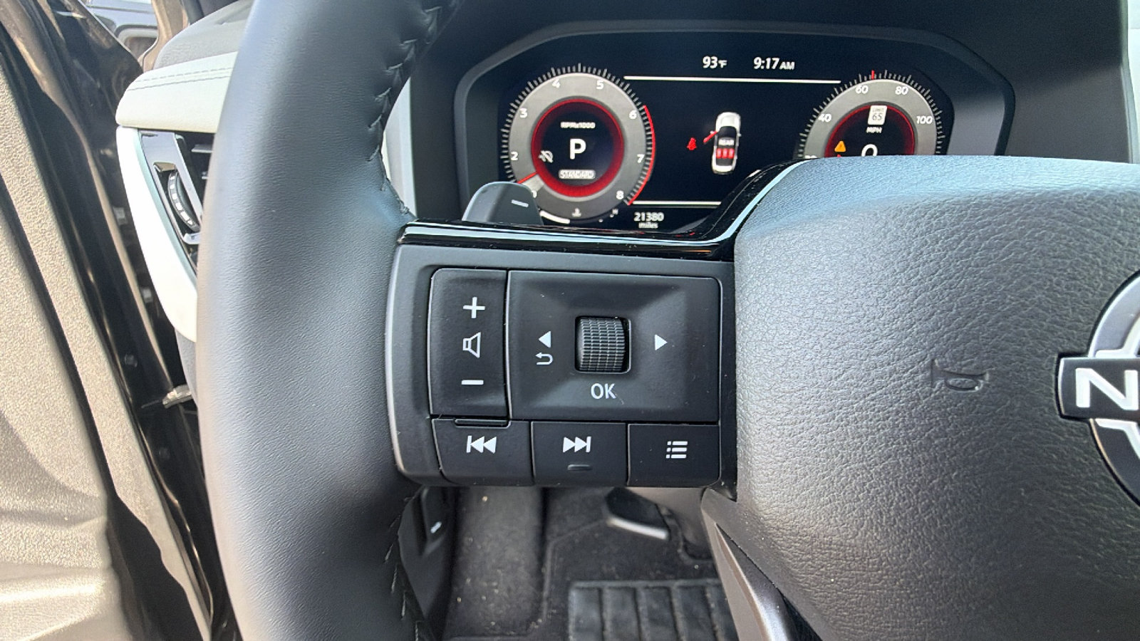 Used 2025 Nissan Rogue SL w/ SL Premium Package FWD image 27