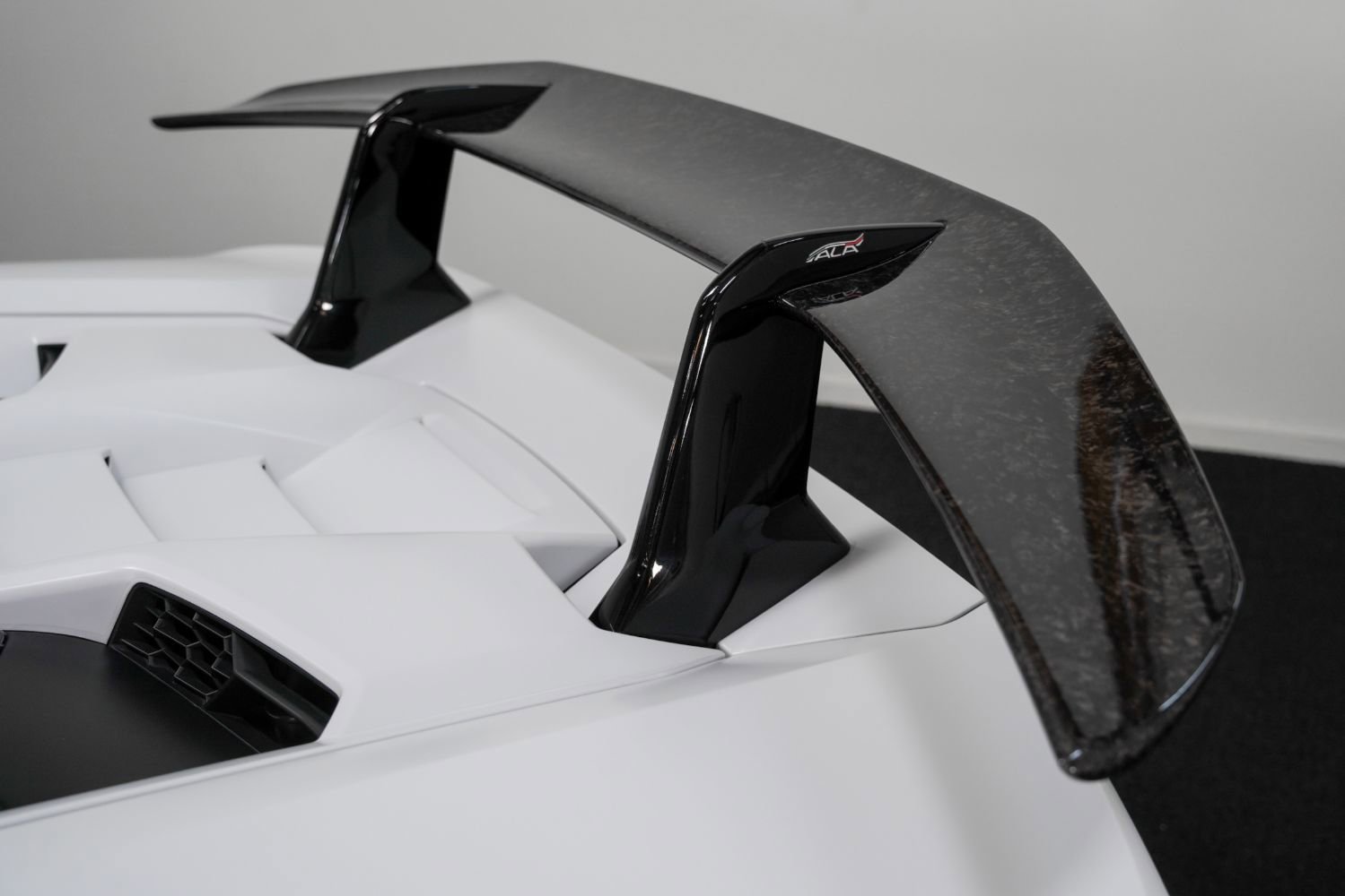 Used 2018 Lamborghini Huracan Performante image 20