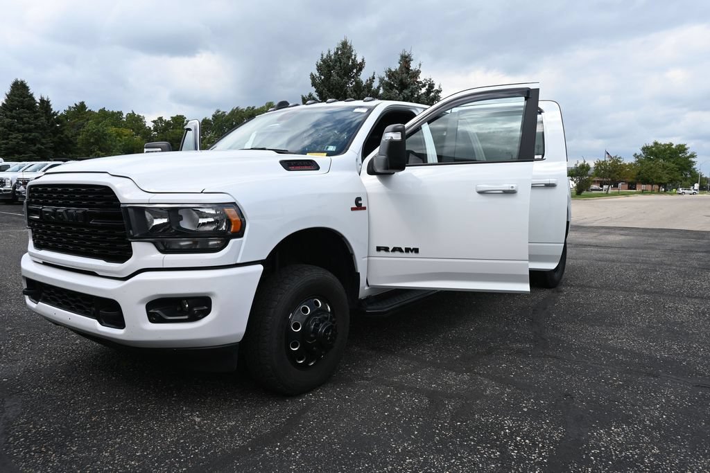 Used 2024 RAM 3500 Big Horn w/ Night Edition AWD/4WD image 27