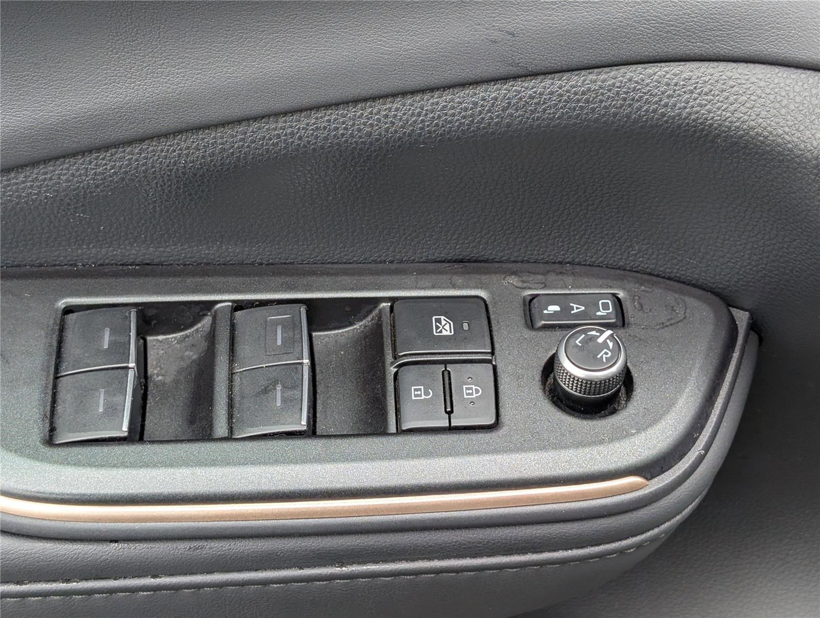 Used 2023 Toyota Crown Platinum image 20