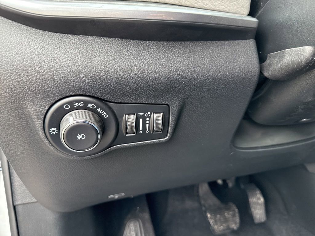 New 2026 Jeep Compass Limited image 16