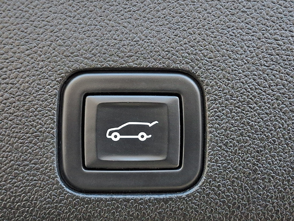 Used 2021 Chevrolet Tahoe Premier AWD/4WD image 32