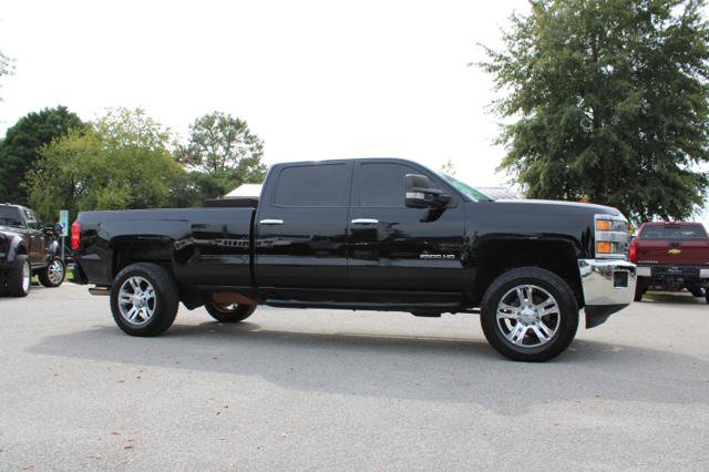 Used 2015 Chevrolet Silverado 2500 W/T AWD/4WD image 4