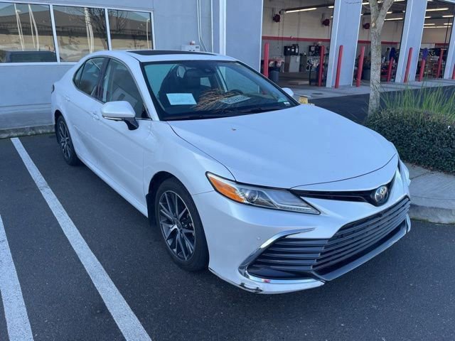 Used 2023 Toyota Camry XLE w/ Navigation Package image 3