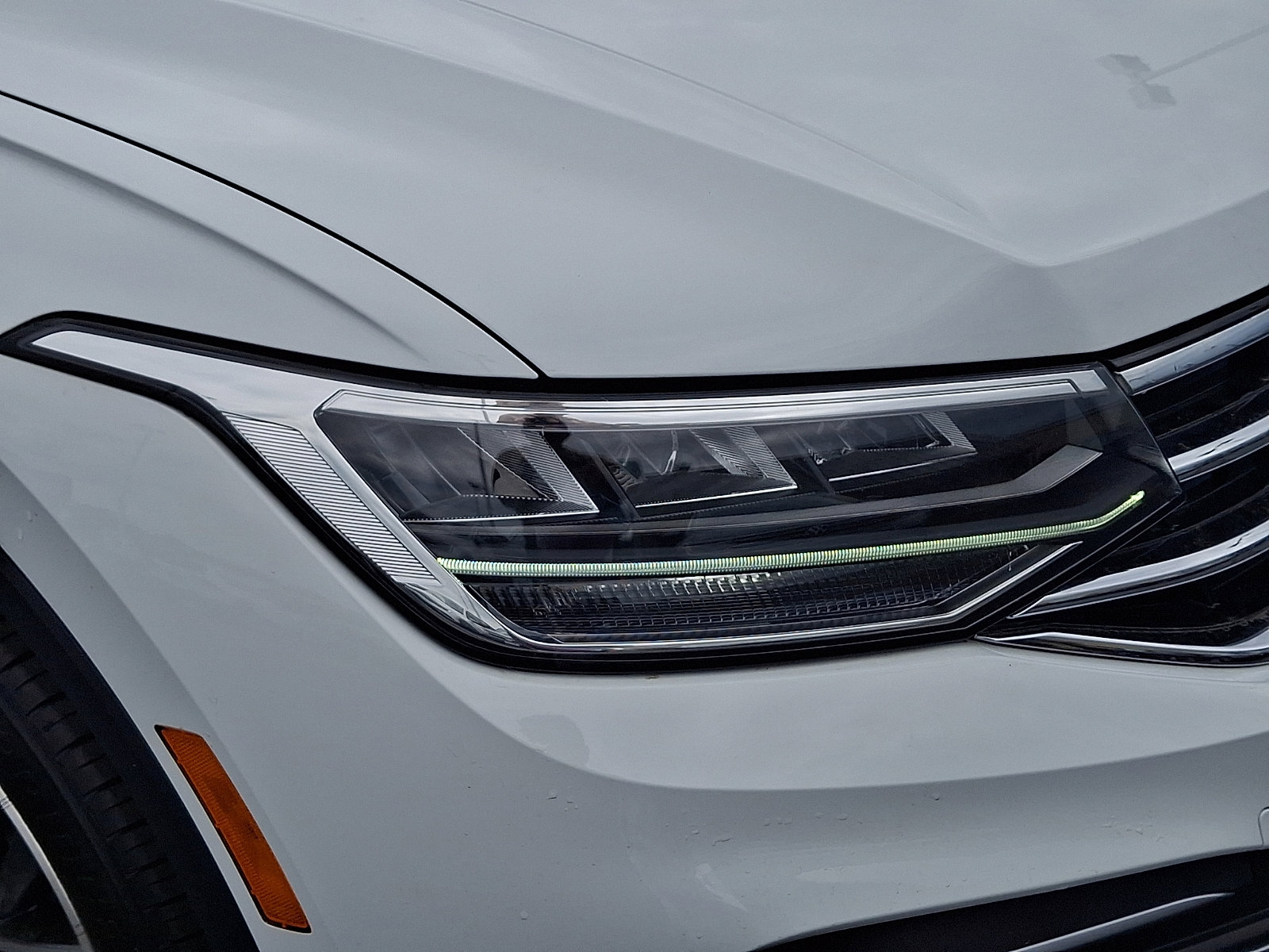 Certified 2024 Volkswagen Tiguan Wolfsburg Edition AWD/4WD image 9