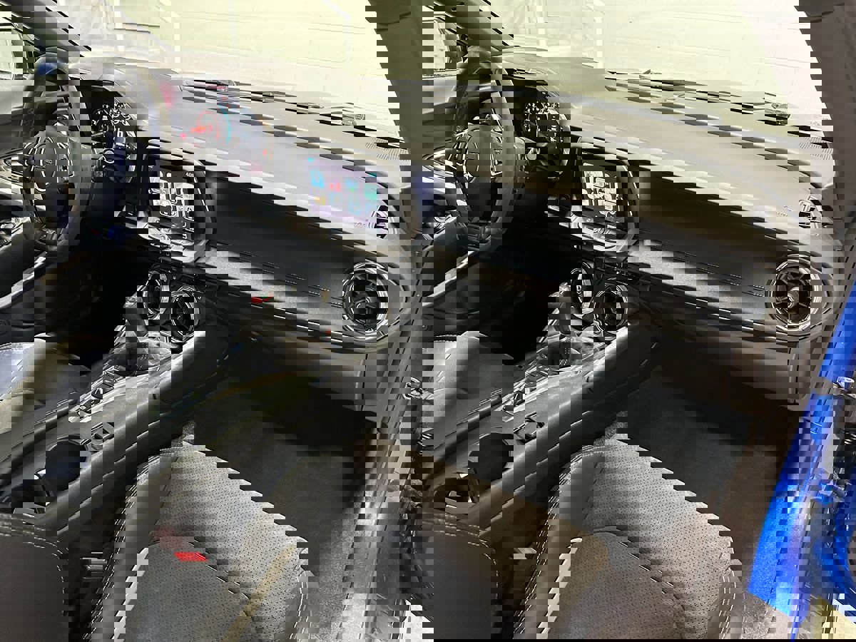 Used 2018 Chevrolet Camaro SS image 12