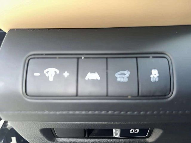 Used 2023 Hyundai Santa Fe Calligraphy w/ Cargo Package image 13