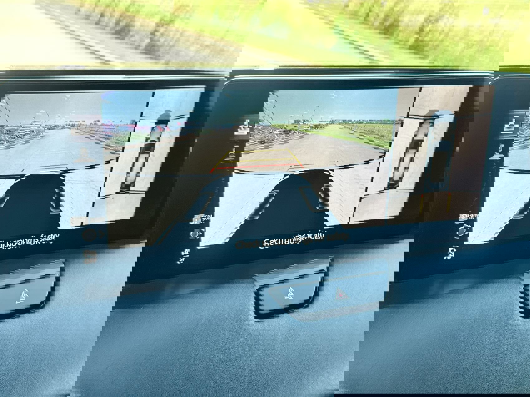 Used 2025 MAZDA CX-70 Plug-In Hybrid w/ Premium Plus image 13