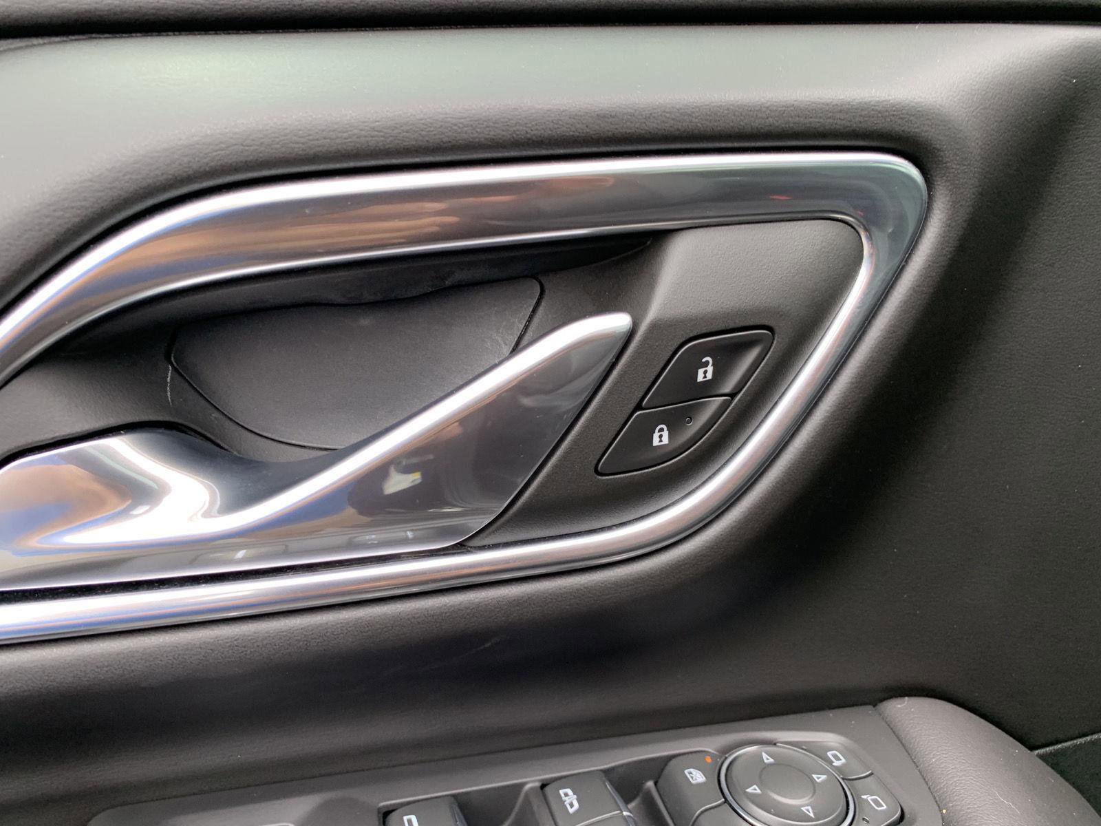 Used 2023 Chevrolet Tahoe High Country image 12