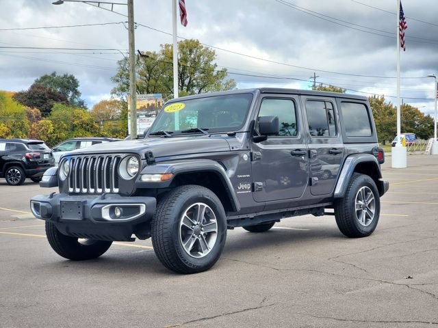 Used 2023 Jeep Wrangler Unlimited Sahara AWD/4WD image 32