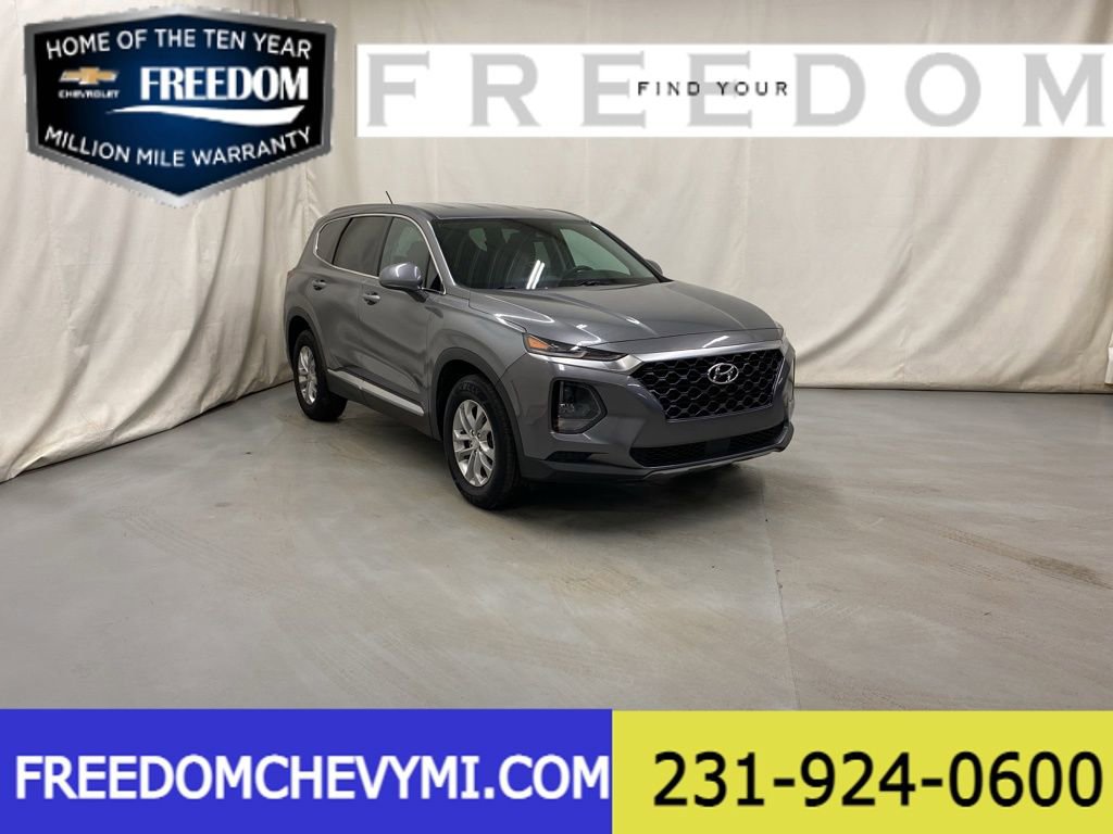 Used 2019 Hyundai Santa Fe SE image 1